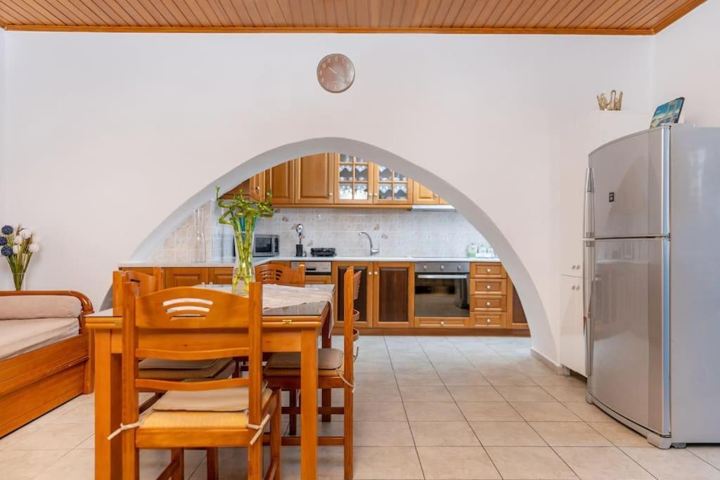 Avgerinos Villa Naxos City ภายนอก รูปภาพ
